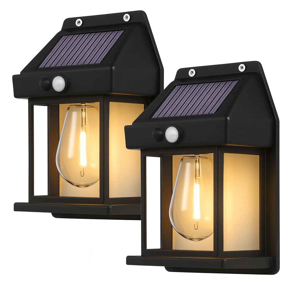Aqui está a frase reescrita usando os dados do produto fornecidos: Conjunto de duas Lâmpadas de Parede Solares com Sensor na cor preta, com um design moderno para montagem na parede, destinadas ao uso externo. Cada luminária possui um painel solar na parte superior, painéis de vidro transparente e lâmpadas LED de baixo consumo de energia no interior, que emitem uma luz amarela aconchegante. Equipadas com sensores de movimento localizados abaixo dos painéis solares para maior segurança e conveniência em ambientes externos.
