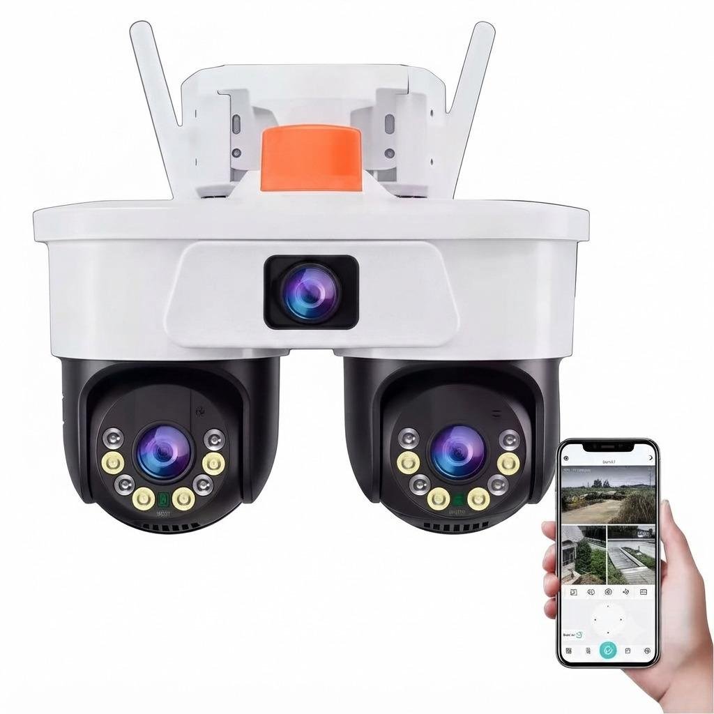 A câmera externa com visão noturna tripla, sensor e alarme, com duas lentes pretas arredondadas e luzes LED, está montada em uma base branca. Uma mão segura um smartphone que exibe o aplicativo da câmera com transmissões ao vivo de áreas externas. O fundo é totalmente branco.